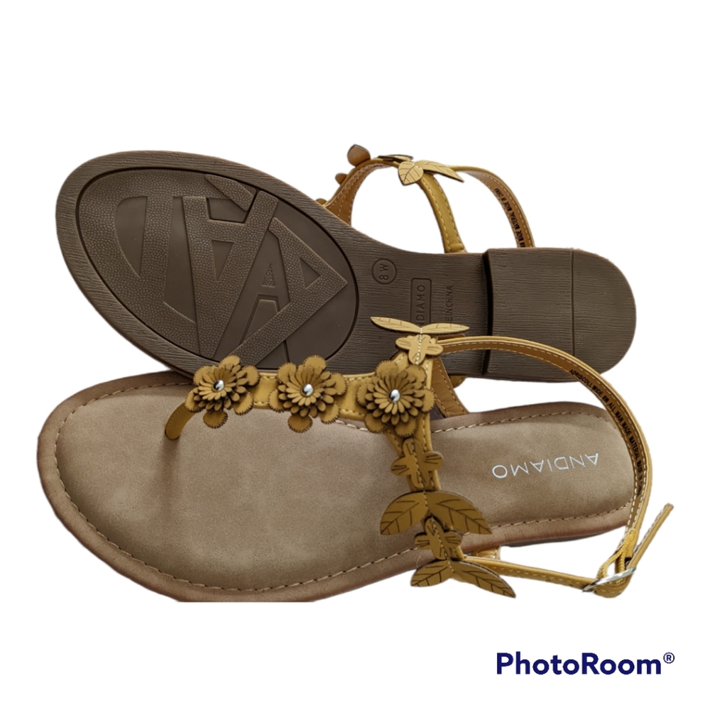 ANDIAMO Flat Sandals Size 8W Mastard color